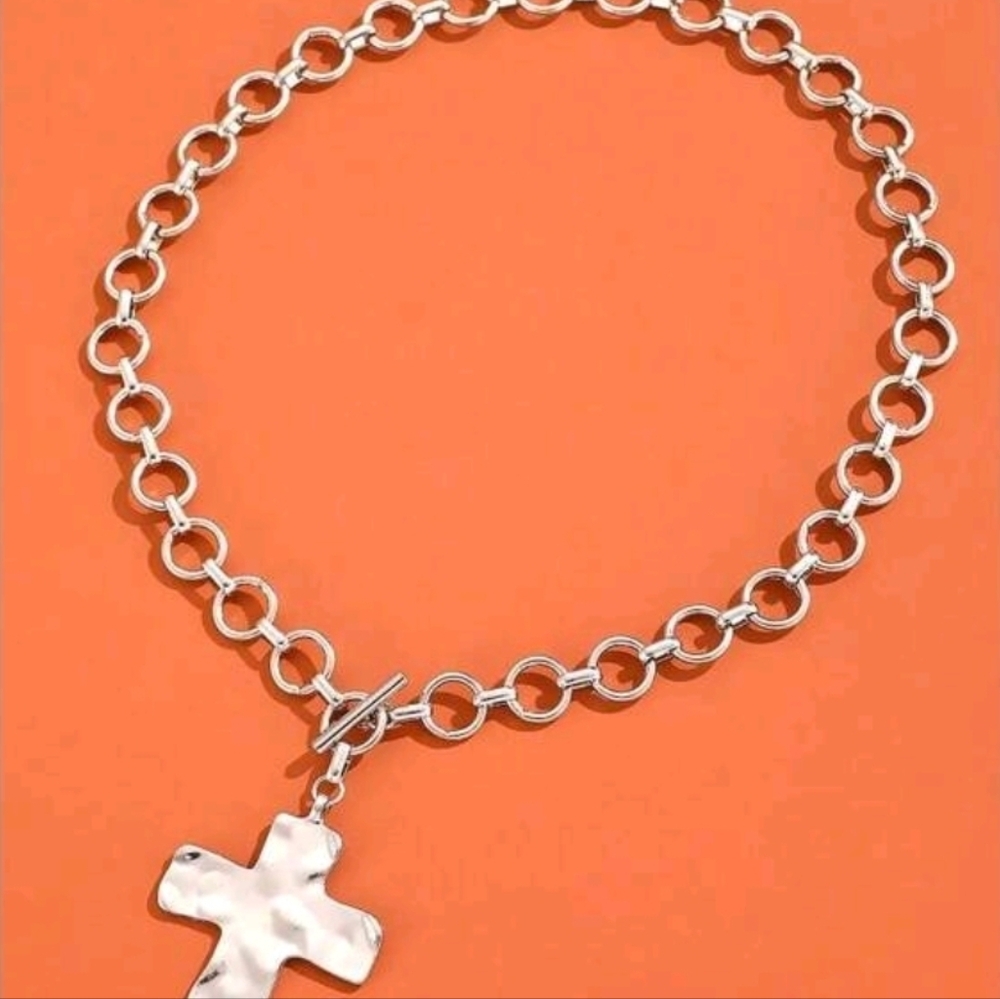 Gold Or Silver  Cross Pendant Necklace - Picture 9 of 11